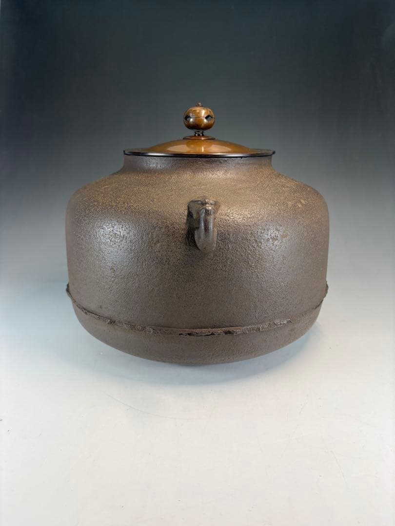【中古品】加藤了三造　利休好　阿弥陀堂釜（共箱）