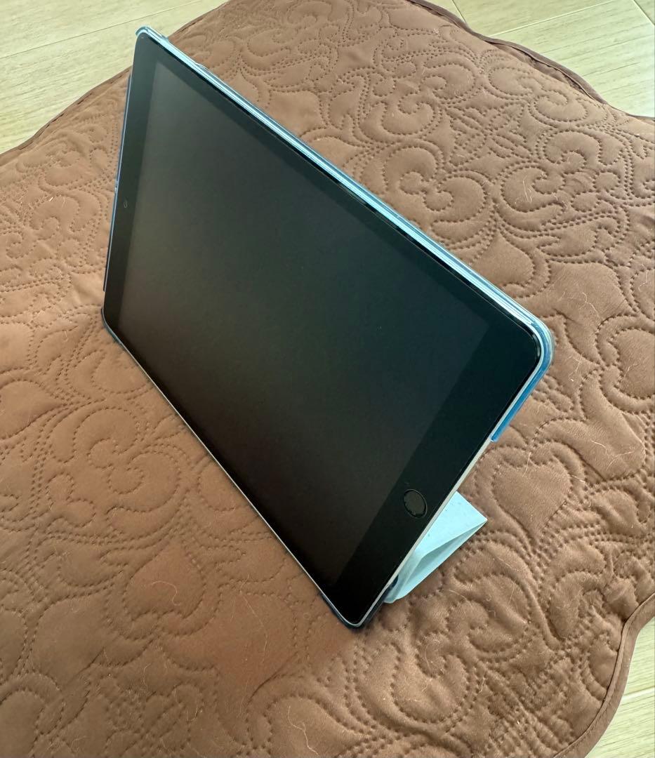 バッテリー100% Apple iPad 第9世代 シルバー 本体 カバー付き