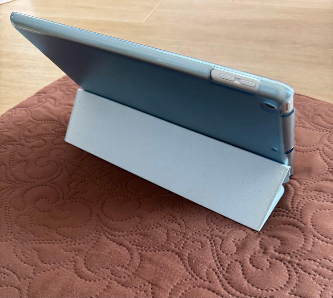 バッテリー100% Apple iPad 第9世代 シルバー 本体 カバー付き