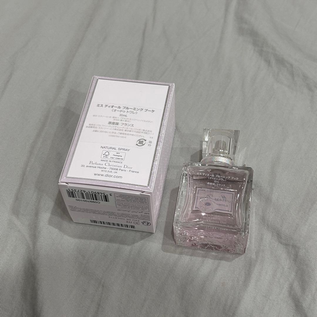 ミスディオール　ブルーミングブーケ　30ml ショッパー　箱付き　プレゼント