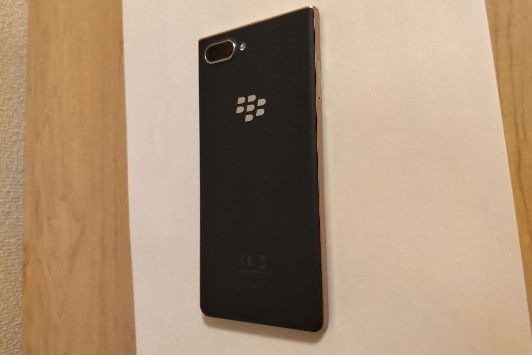 スマートフォン本体 BlackBerry KEY2 LE