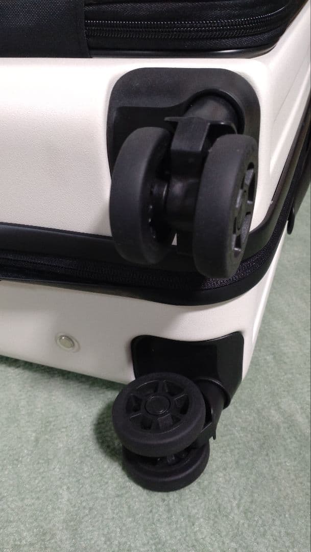 スーツケース　キャリーバッグ　軽量　Sサイズ　 40L　フロントオープン　 新品
