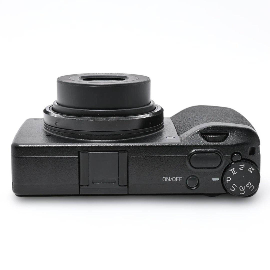 【ほぼ新品・ショット数：1112回・箱付き】 RICOH GR IIIx