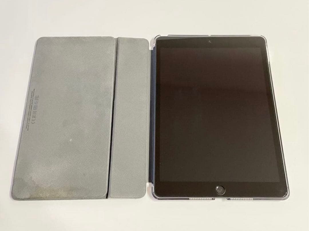 iPad 第7世代 スペースグレイ Wi-Fi 32GB 純正スマートキーボード