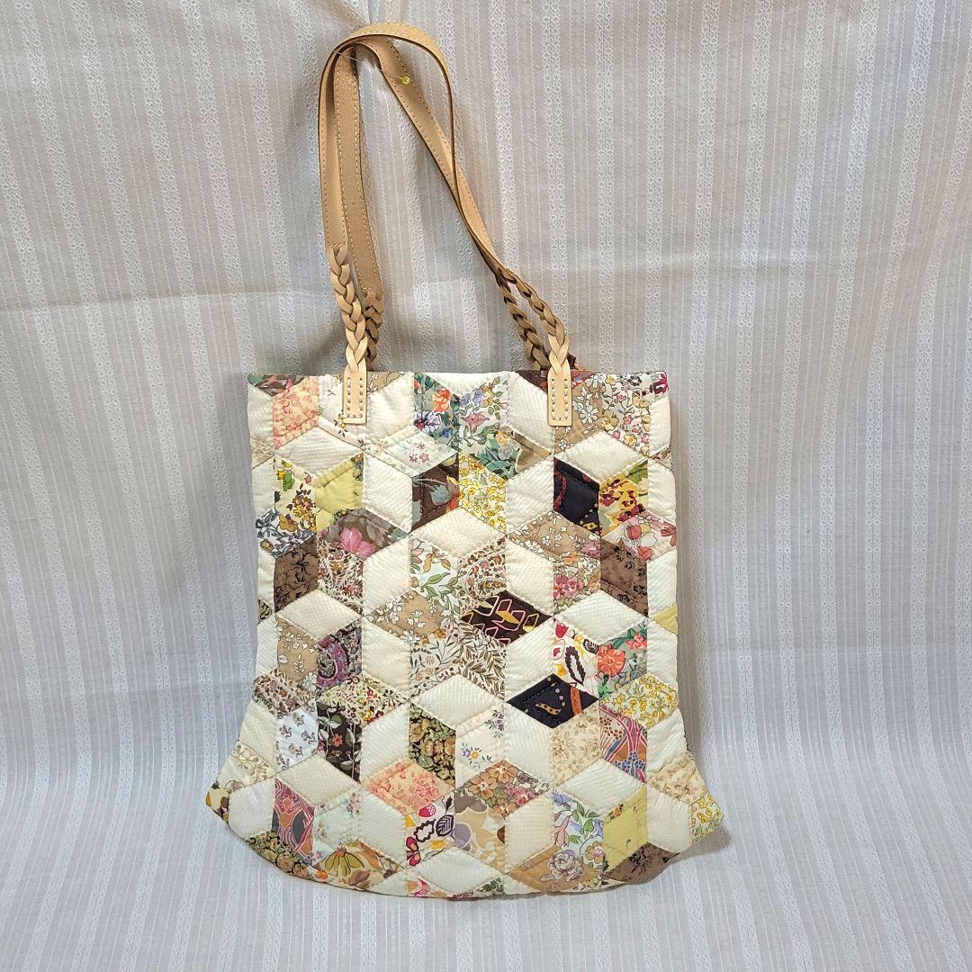 LIBERTY　リバティ　ピエロさんが付いたバック　パッチワークバック