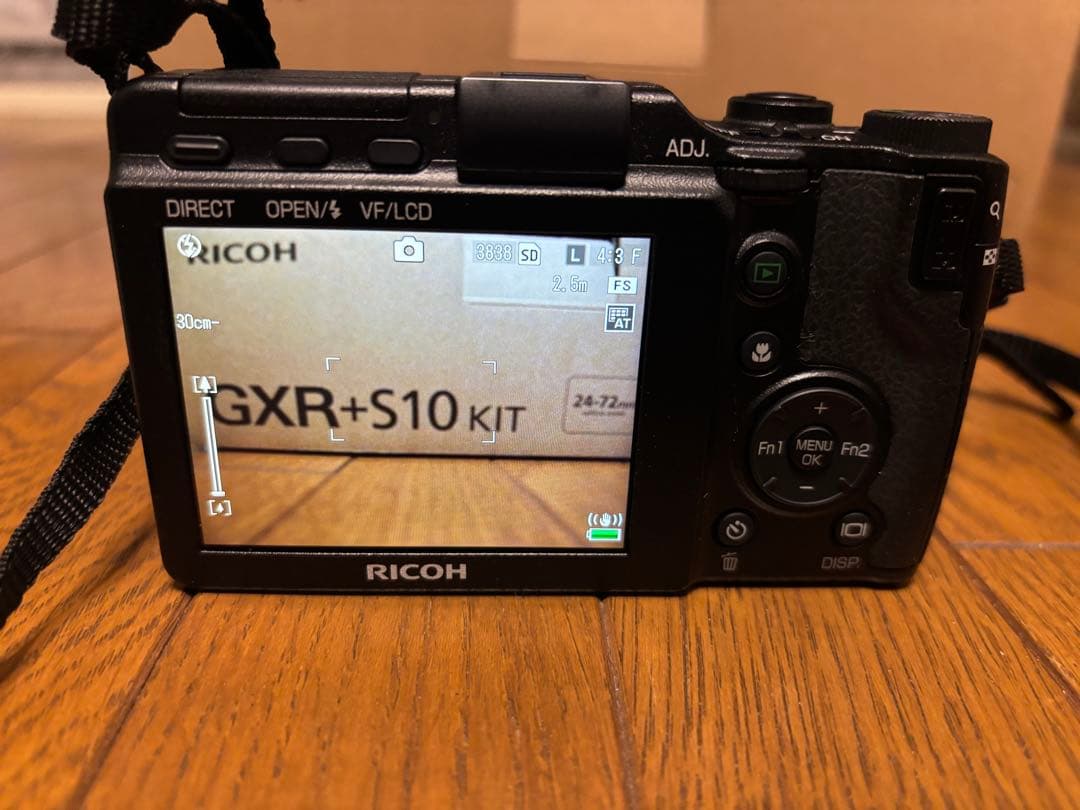 【極美品】RICOH GXR + S10 24-72mm