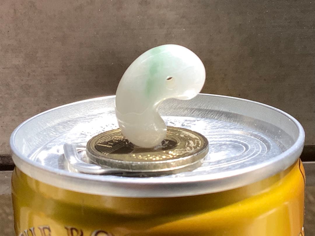 ⭕️代々伝わる神器の勾玉　糸魚川翡翠ジェダイト勾玉　外部鑑定ソーティング付‼️