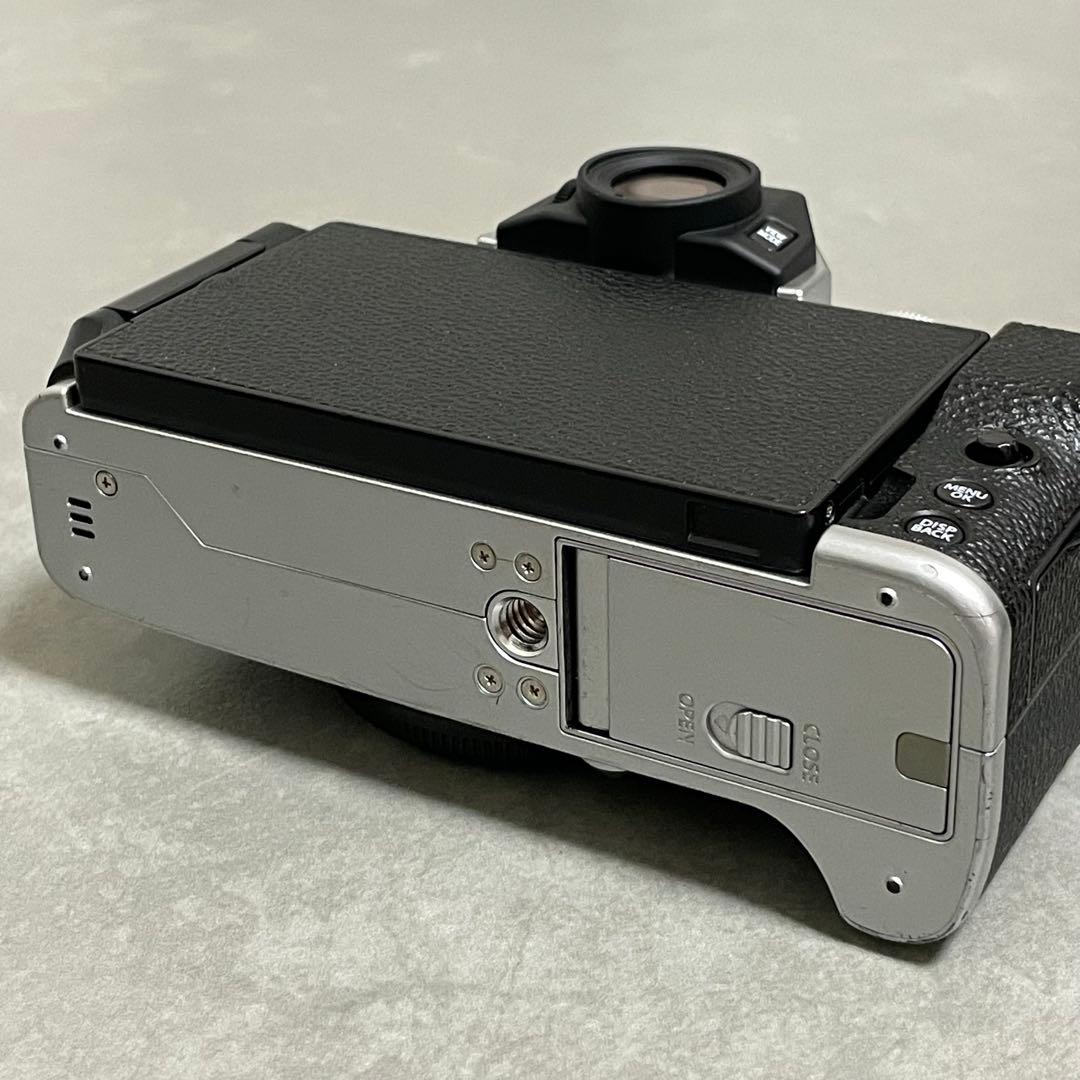 FUJIFILM X-T200 シルバー 15-45レンズキット SDカード付き