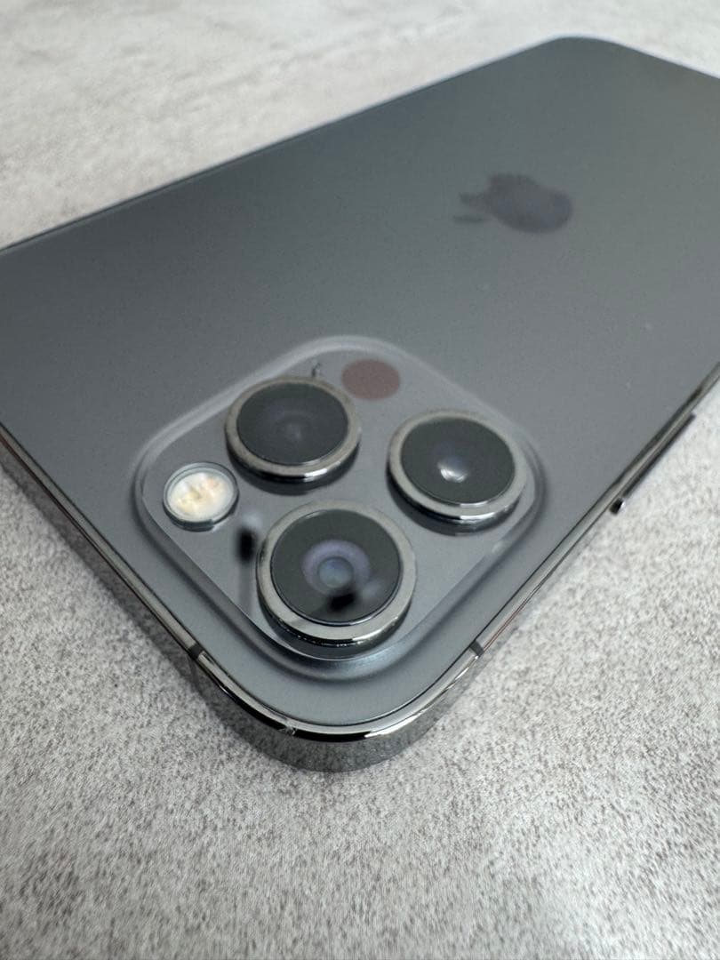 n*7様 【訳あり】Apple iPhone 12 Pro グラファイト 修復歴