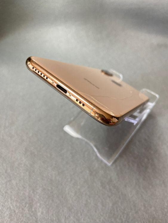 中古　国内版　SIMフリー iPhoneXS 64GB ゴールド色