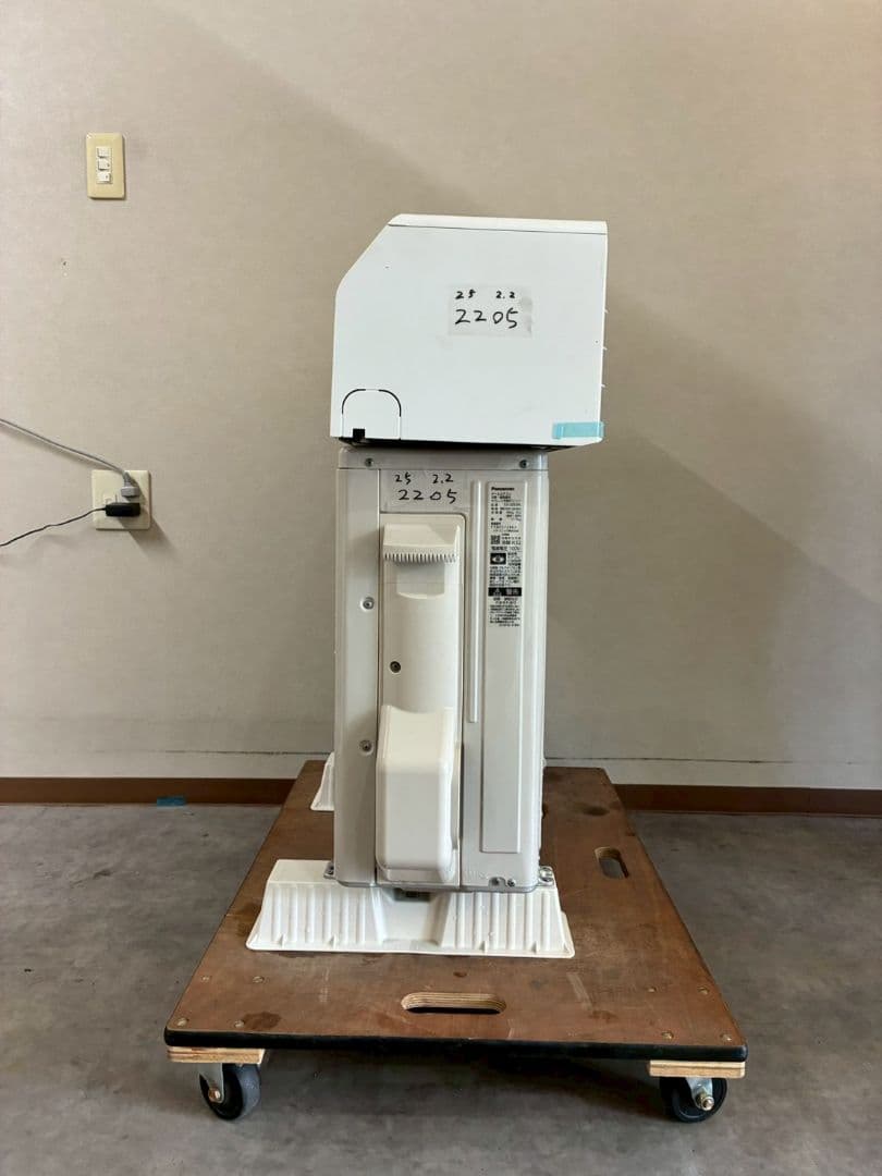 2205 パナソニック【CS-225DFL-W】2025年 6畳 エアコン 中古