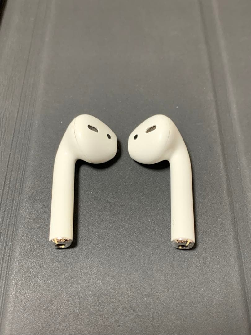 Apple 正規品　AirPods 第２世代 新品バッテリー交換済み