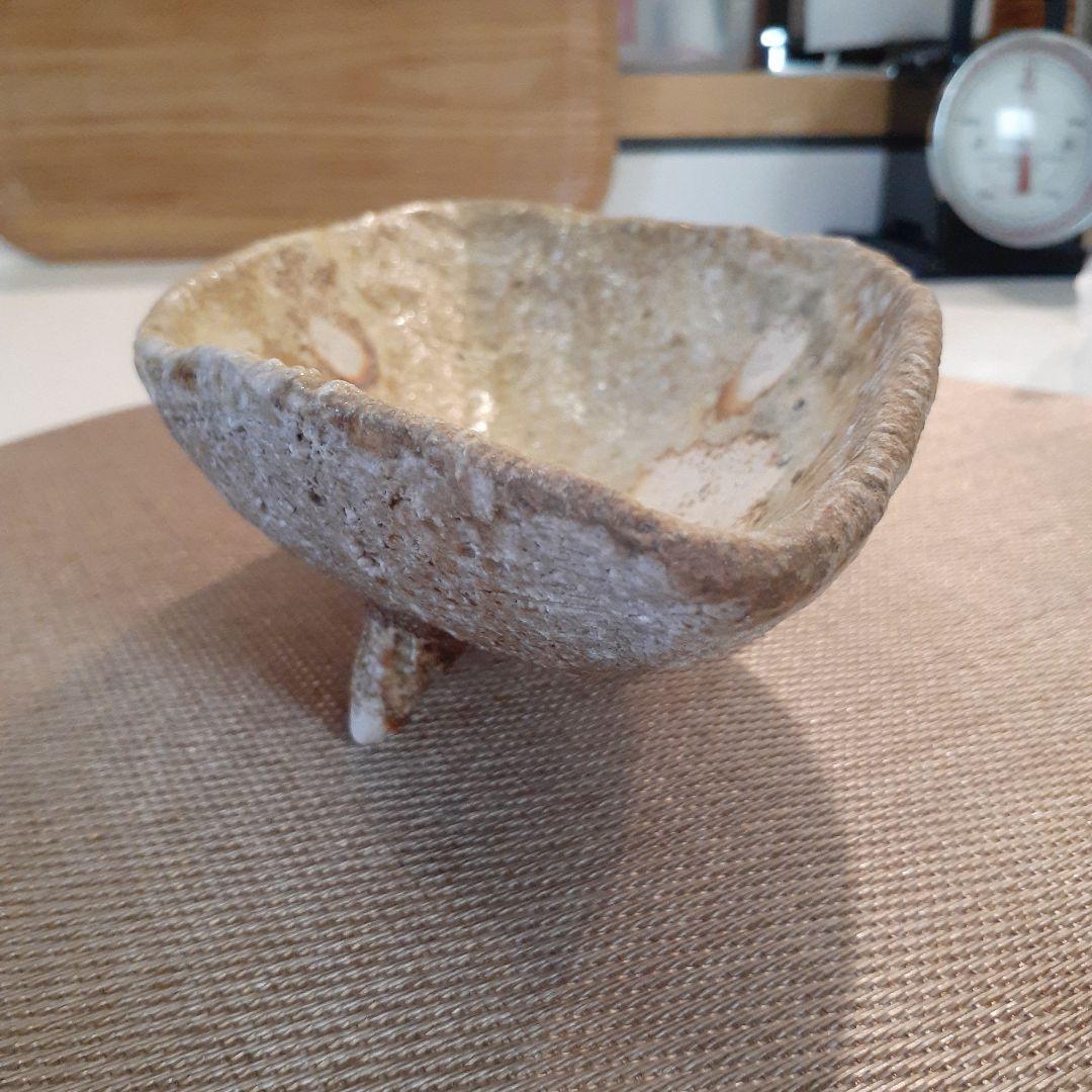 脚付き陶器 　信楽焼？　花器？