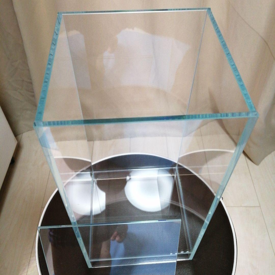 2、DOOAネオグラスエア15×15×30　・LED・ステンレス台座