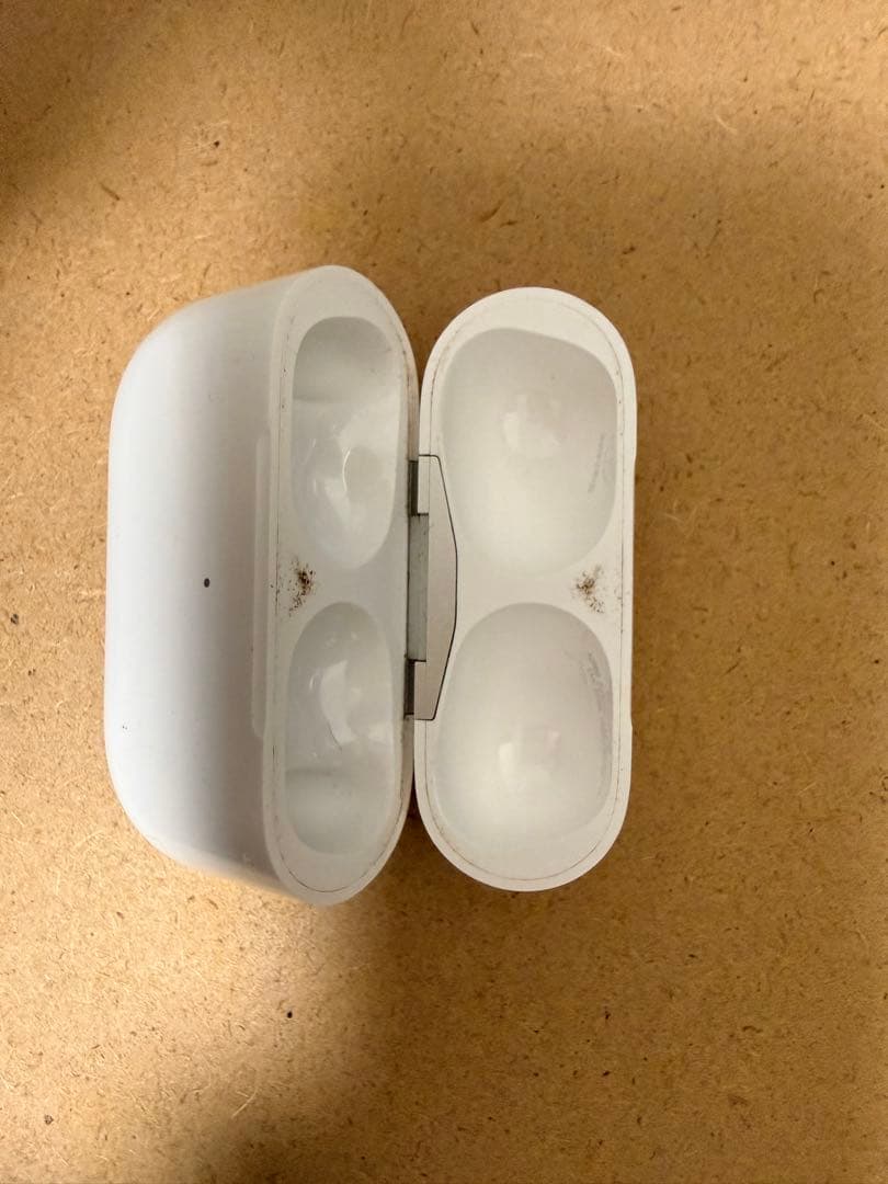 AirPods Pro 第2世代 右耳のみ（R） 動作OK 汚れあり