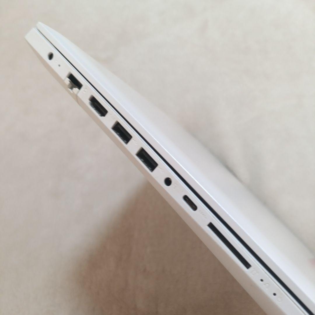 Lenovo ideapad 320 15ISK 本体 ホワイト 【USED】