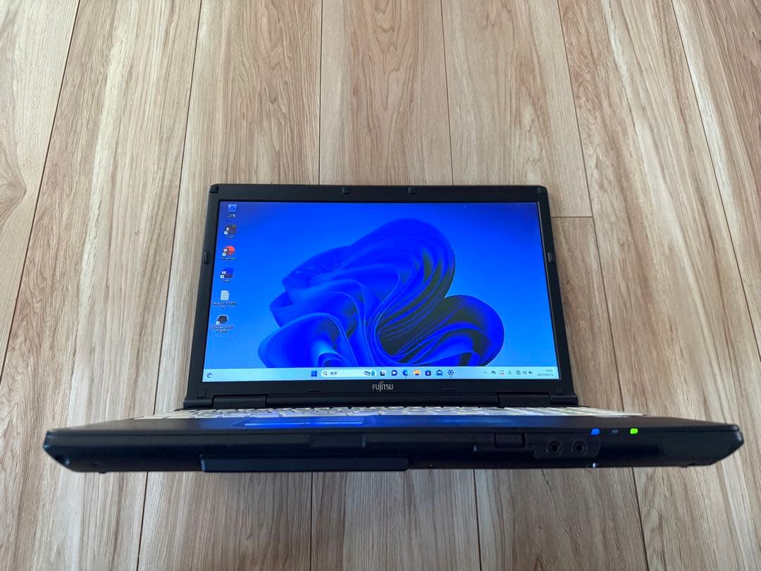 Offic21&Win11DVDマルチ搭載富士通LIFEBOOK A561/CX