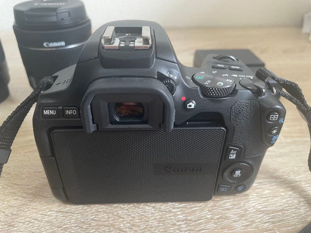 Canon EOSkiss X10ダブルレンズキット