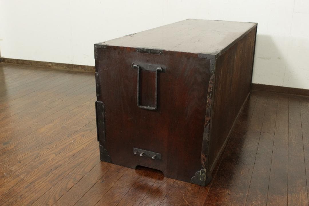 米沢箪笥 前栗材 菊唐草金具 扉付 時代箪笥 和箪笥