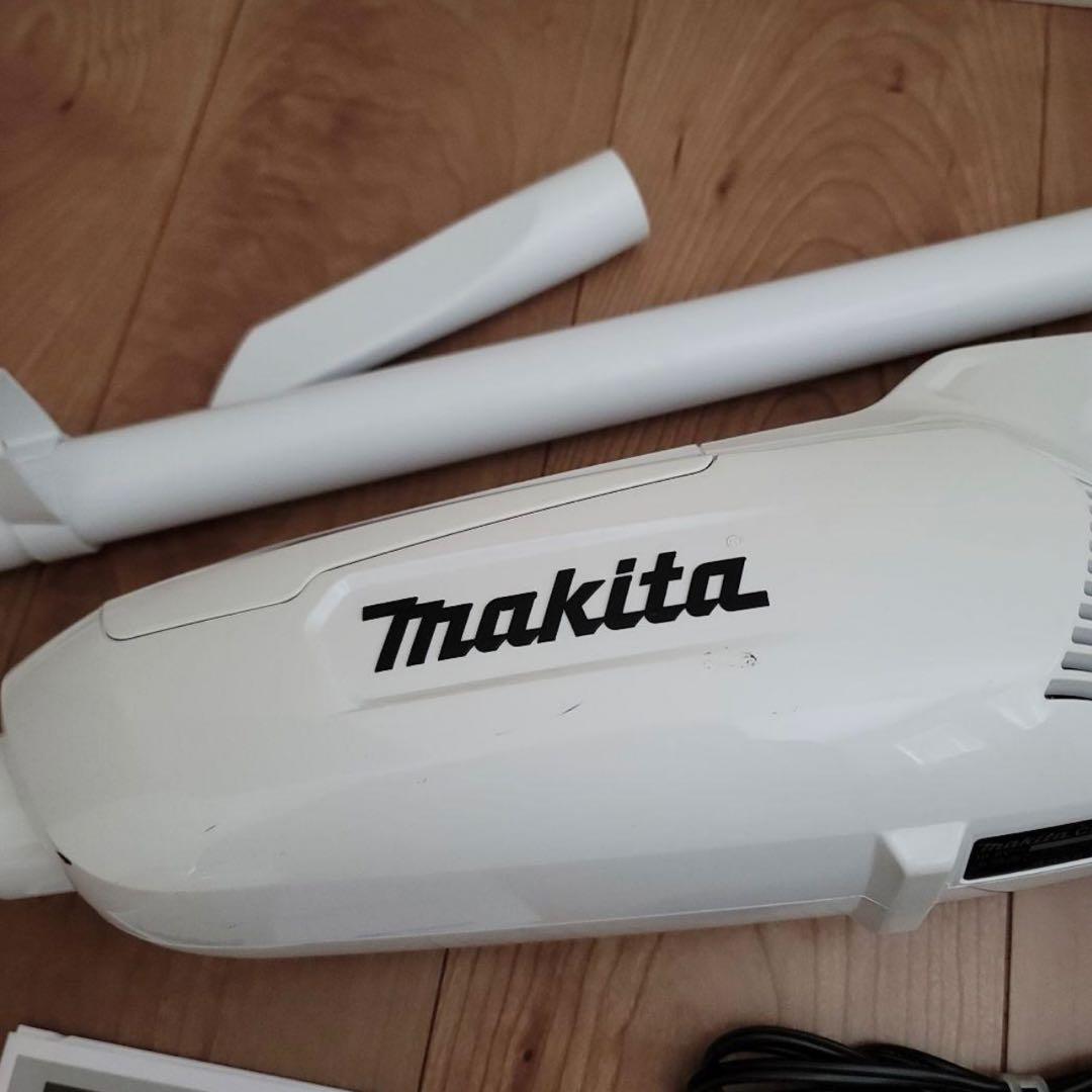 マキタ コードレス掃除機 makita CL107FD 充電器DC10SA付