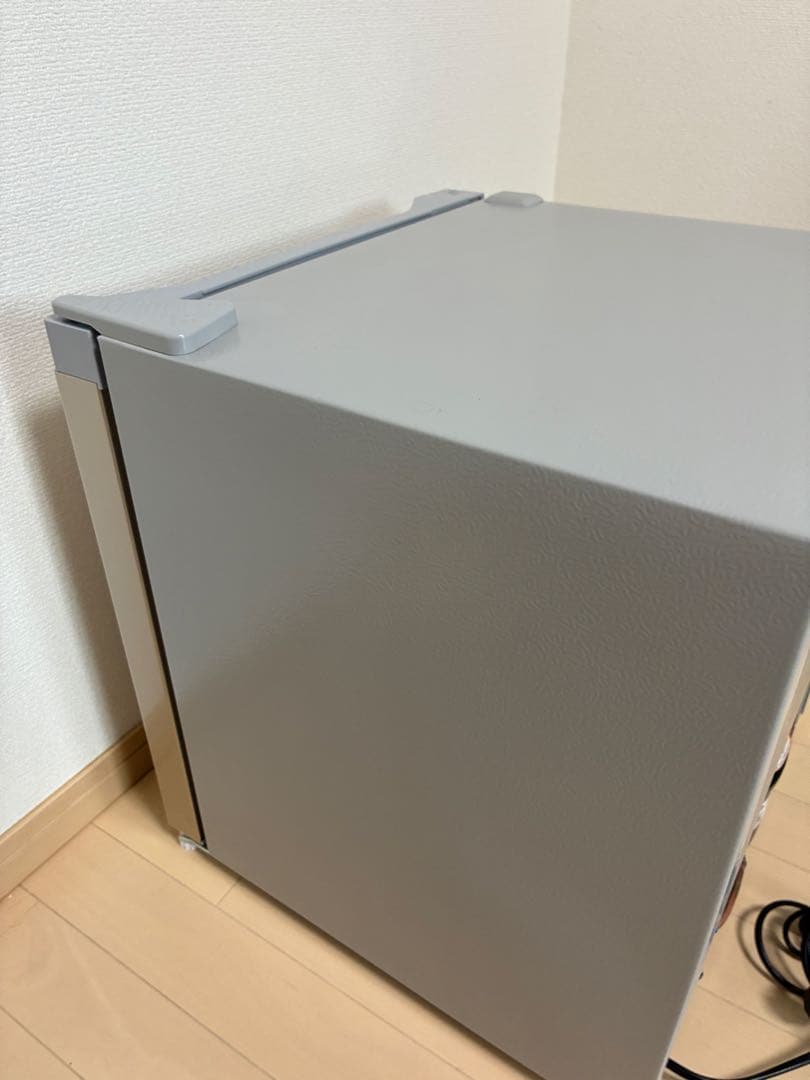 宮城山形手渡し※アイリス冷凍・冷蔵庫　直冷式ゴールド2025年4月購入　小型ミニ