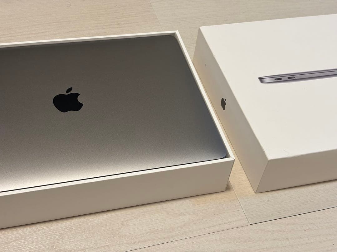 美品Apple MacBook Air スペースグレー