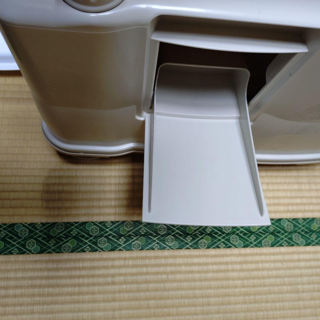 ホワイト ポータブルトイレ 背もたれ付き