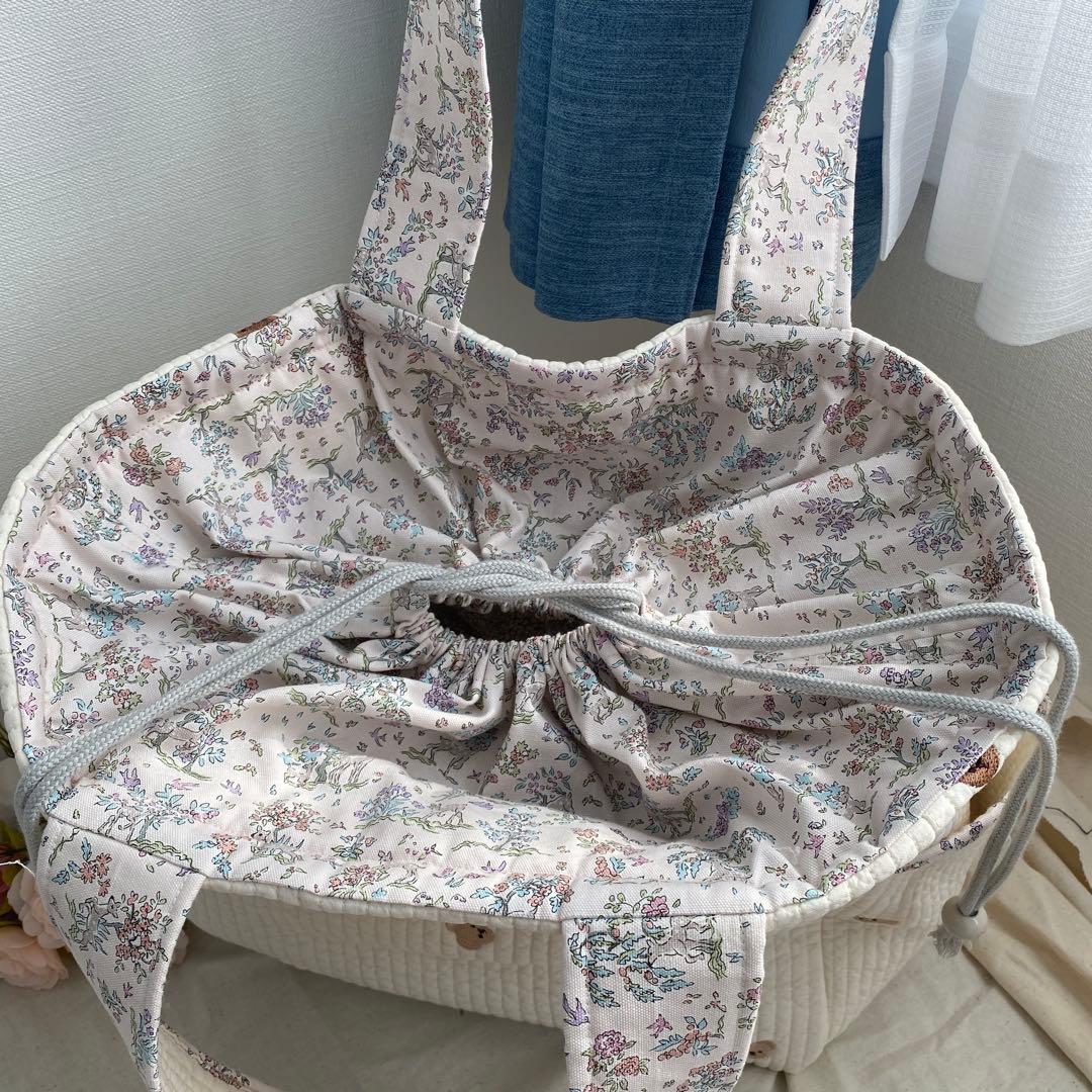 まぁちゃん　【くま刺繍生成りヌビ✖️リバティ　巾着タイプマザーズバッグ