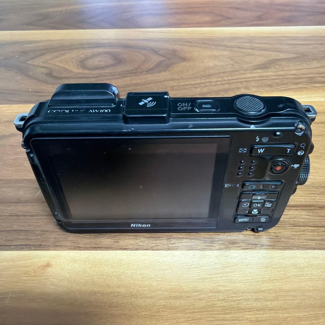 Nikon COOLPIX AW100 迷彩