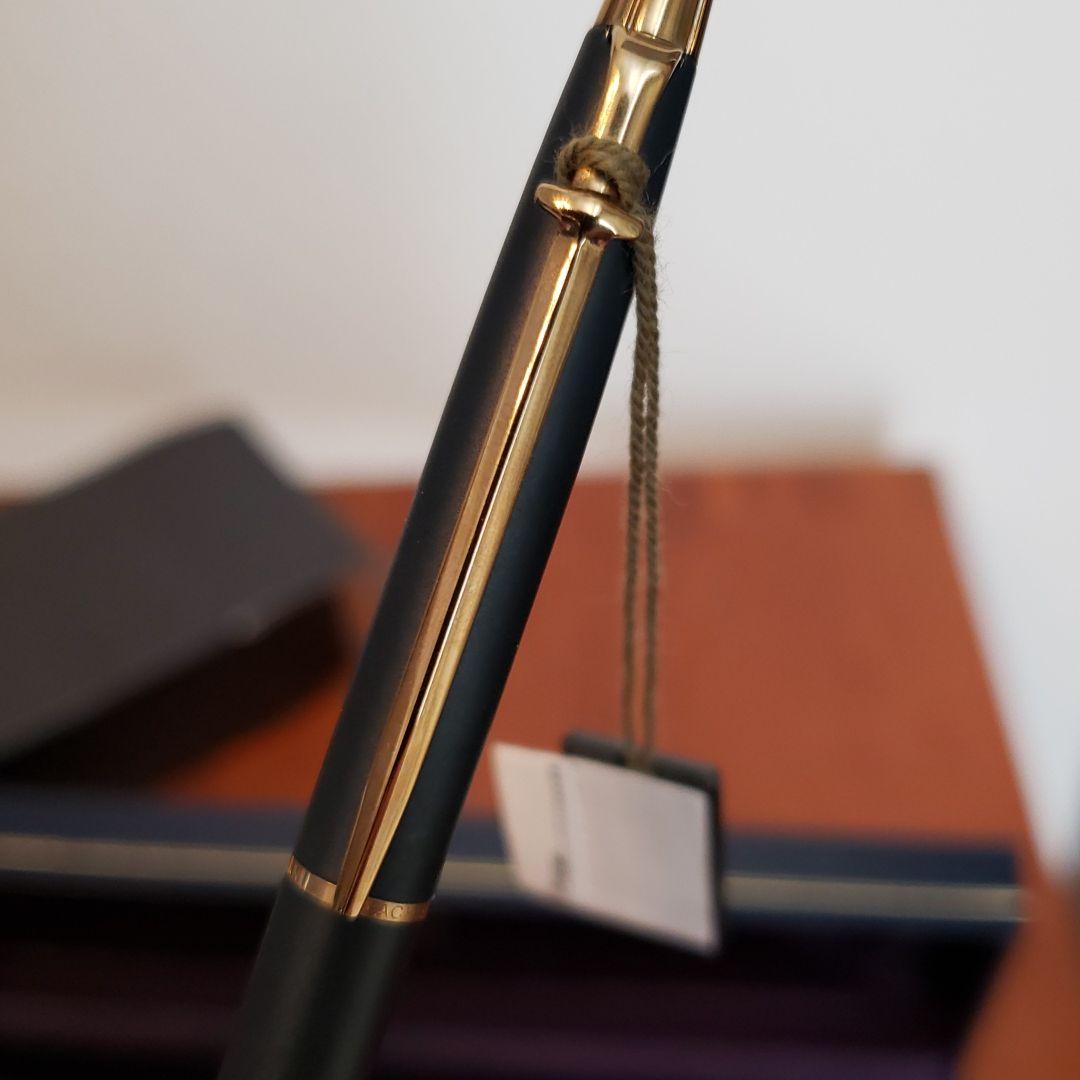 CARAN d’ACHE  ボールペン