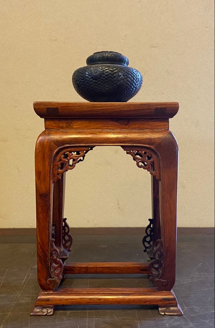 アンティーク・中国透かし彫り 飾り台・花台・香台・全高17cm レア