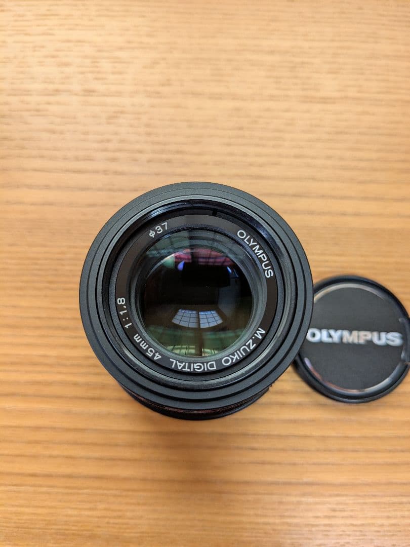 【美品】OLYMPUS オリンパス 45mm F1.8 ブラック レンズ　単焦点