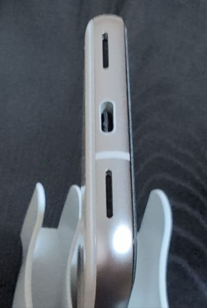 美品Google Pixel 8a 128GB simフリー ポーセリン