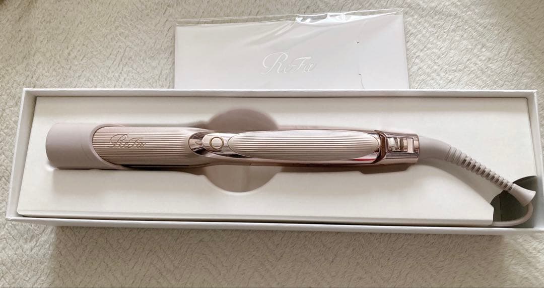 先月購入⭐︎最新モデル⭐︎ReFa STRAIGHT IRON PRO+