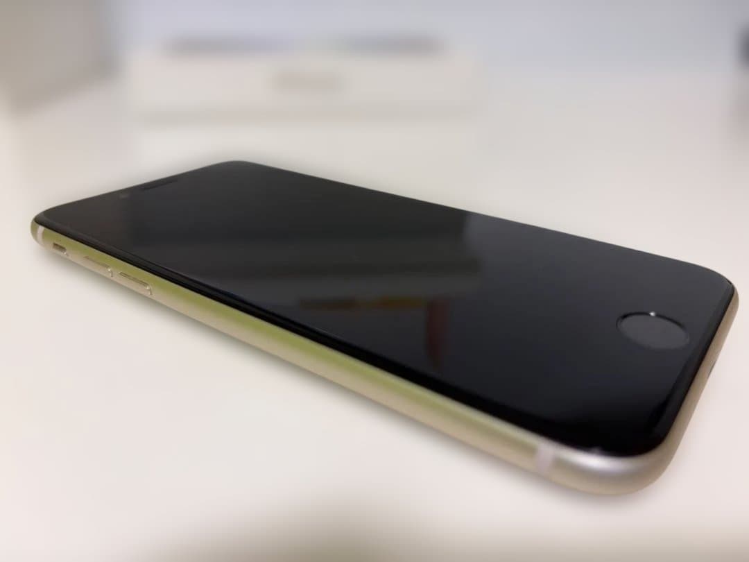 iPhone SE (第3世代) 64GB