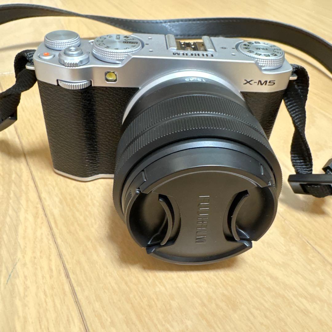 【美品】FUJIFILM X-M5 ミラーレスカメラ XC 15-45mm