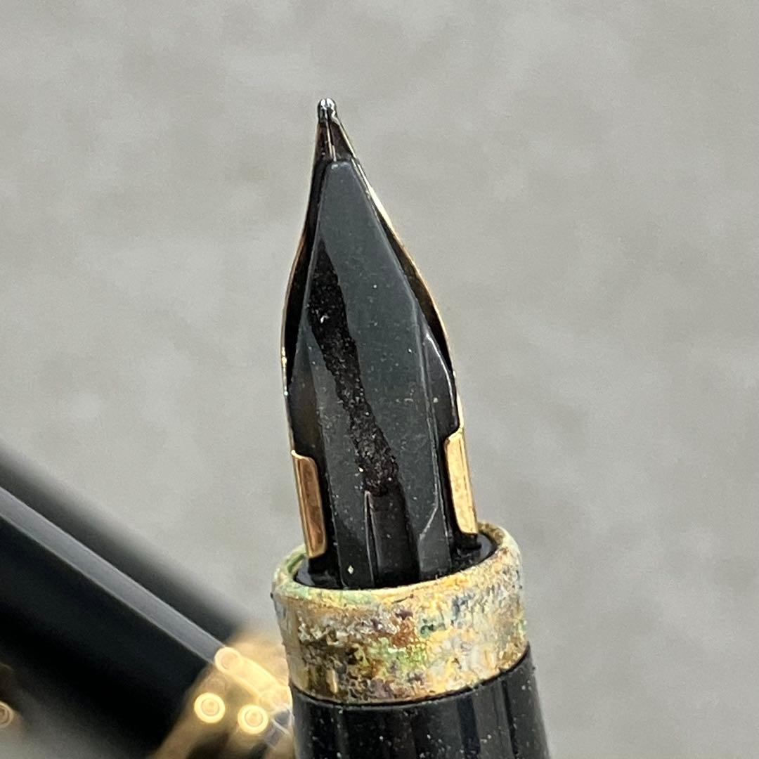 プラチナ万年筆　ペン先18k 装飾金箔の鶴と山