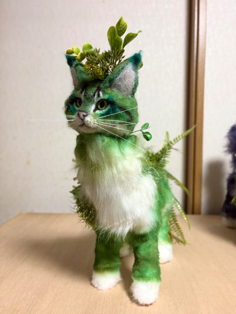 緑イメージ　猫アートドール【ハンドメイド　 羊毛フェルト ぬいぐるみ
