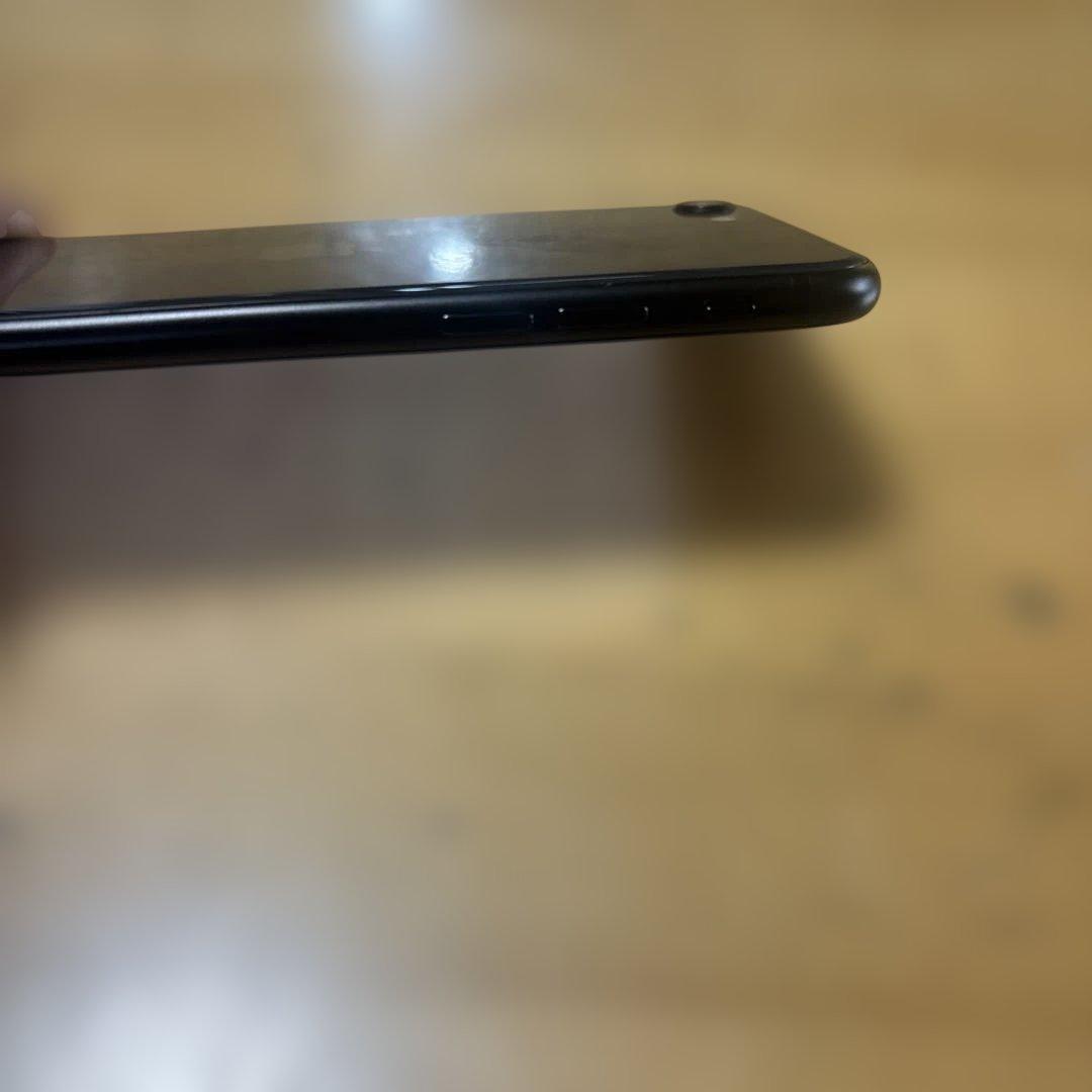 Apple iPhone SE 64GB MHGP3J/A 中古品