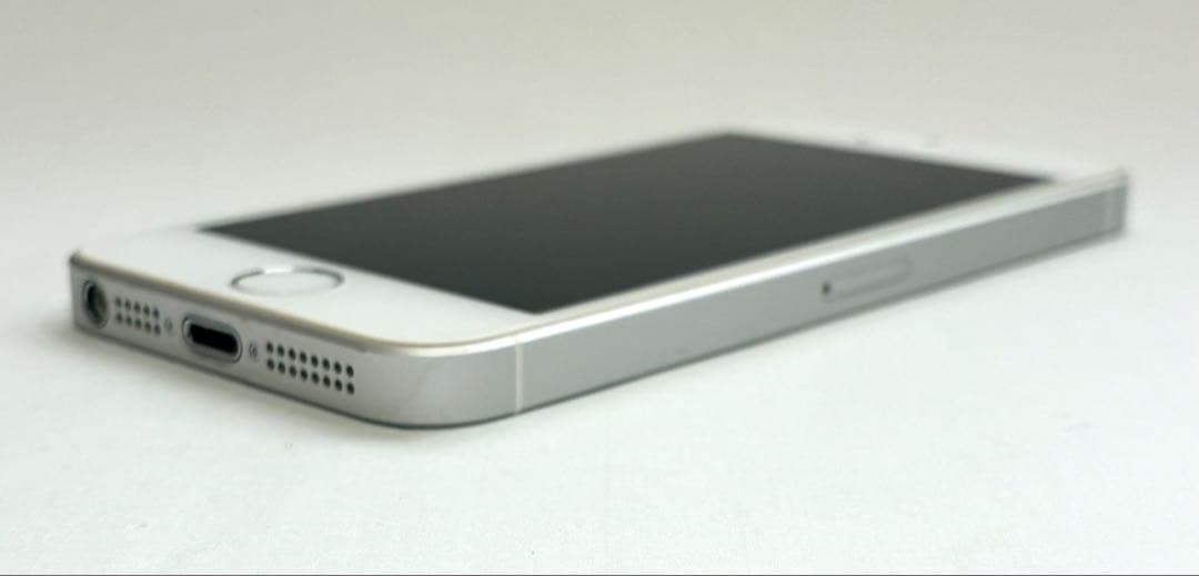 【84％】iphoneSE 第1世代 16GB シルバー SIMフリー