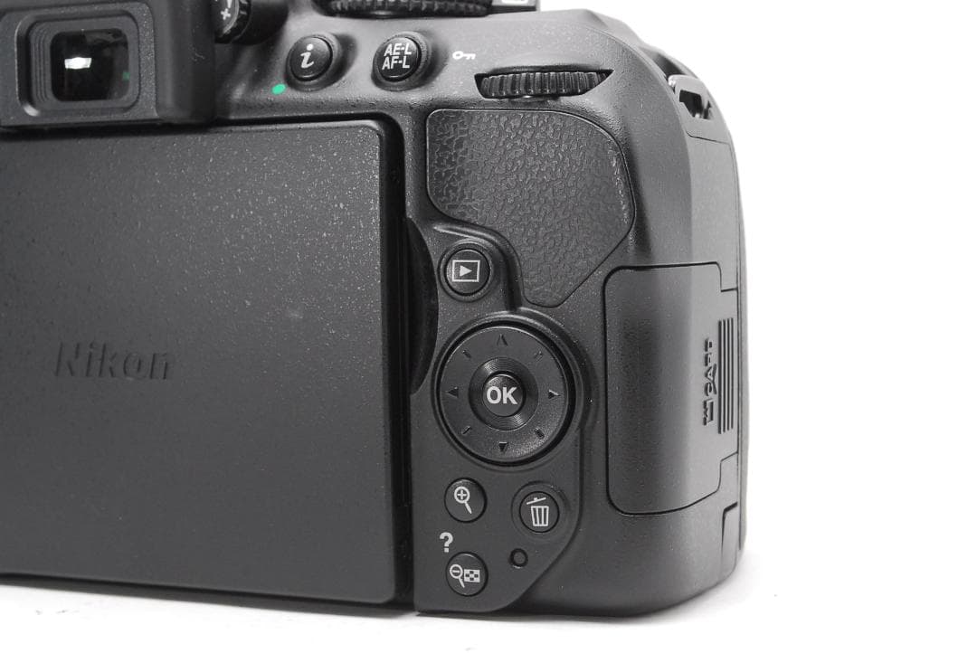 【新品級ショット数 使用感少美品】Nikon D5300　ダブルレンズ　WiFi
