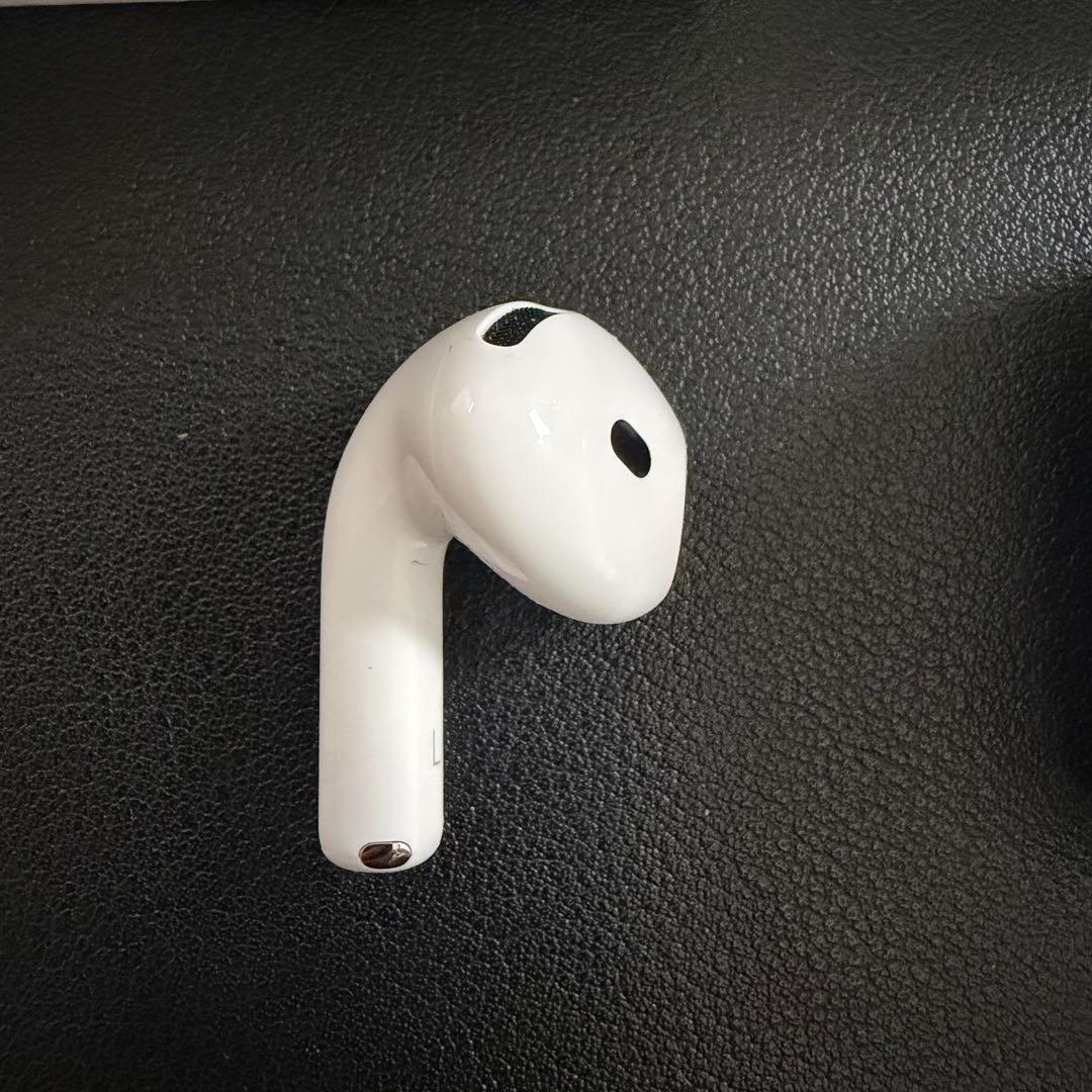 Apple AirPods 第４世代　バッテリーケース　イヤホン左のみ