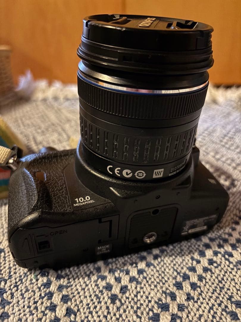OLYMPUS E-420 デジタル一眼レフカメラ(レンズ付)