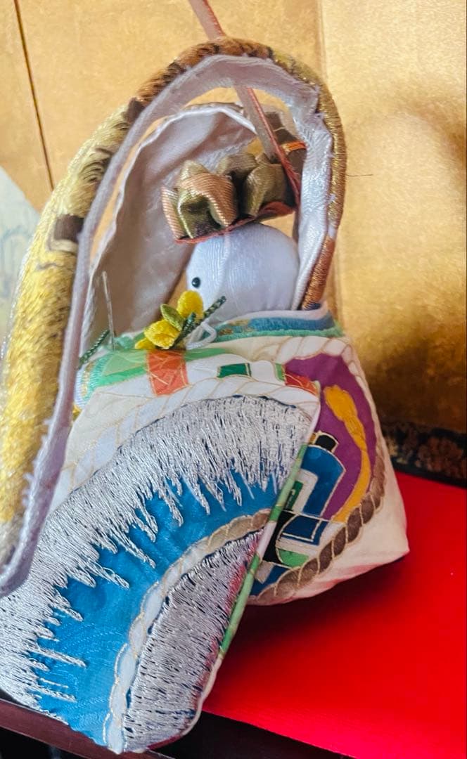 おばあちゃんのハンドメイド　着物うさぎ人形　男の子　刺繍　アンティーク着物