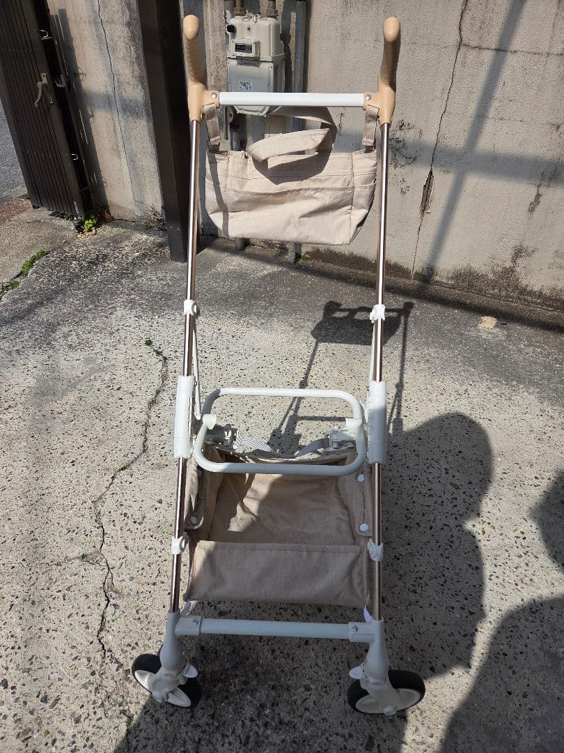 ベージュ 折りたたみ式犬用カート 4輪式