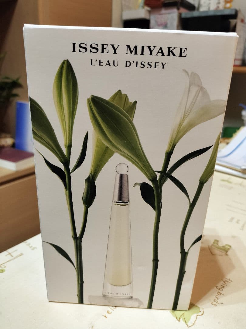 ISSEY MIYAKE L'EAU D'ISSEY 100mlと 25ml