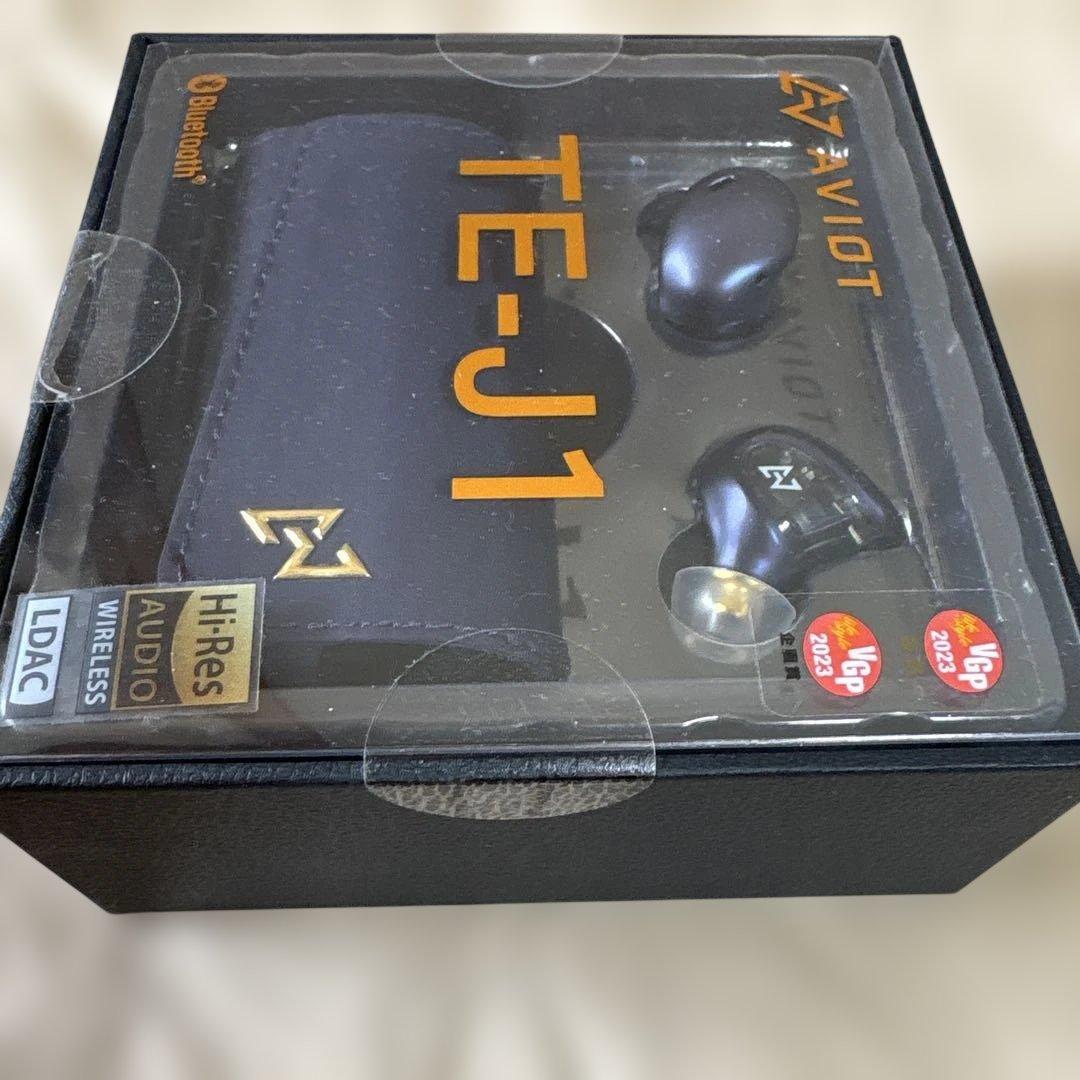 【新品未使用】AVIOT TE-J1 ノイズキャンセリング イヤホン(ネイビー)
