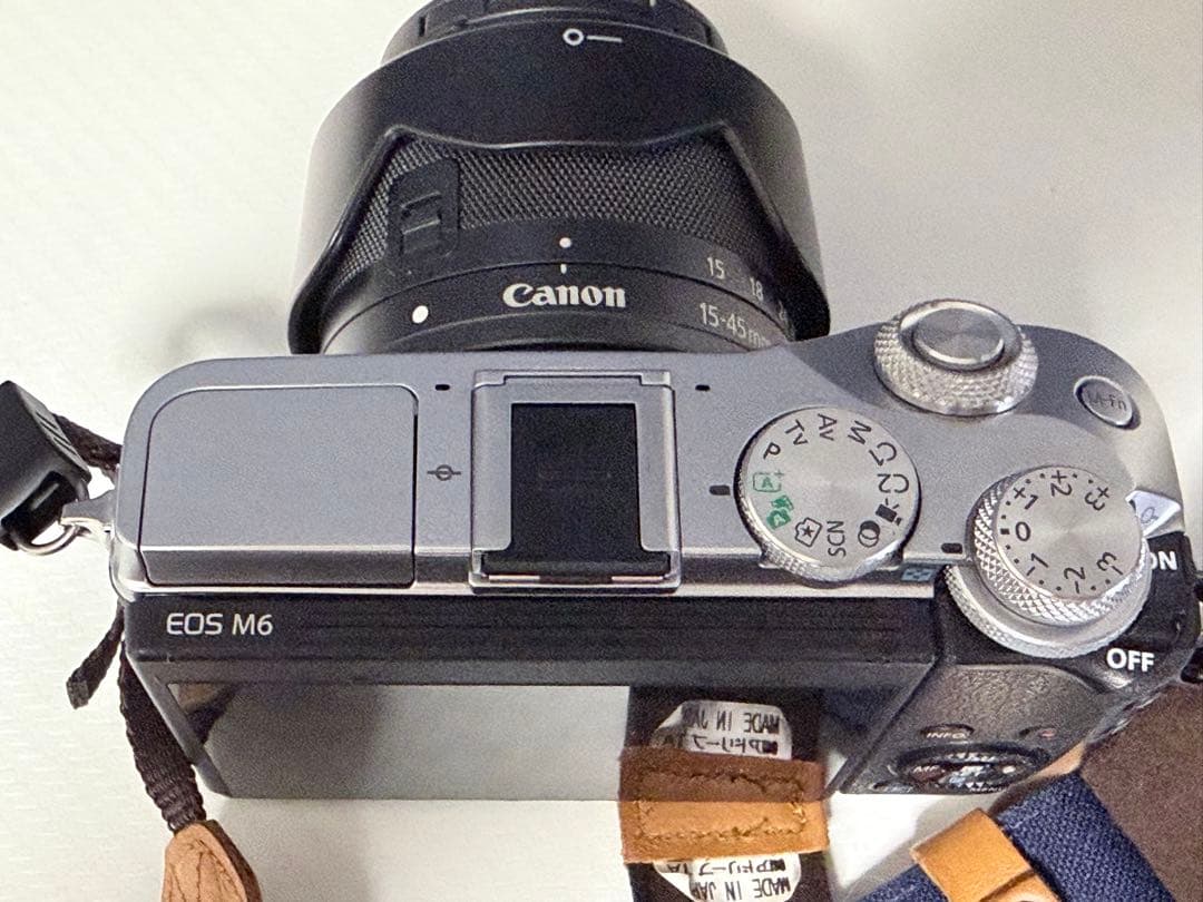 デジタルカメラ EOS M6 Double Zoom EVFKIT