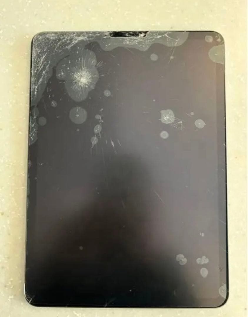 た*ん様 Apple iPad11pro第2世代 スペースグレー 本体