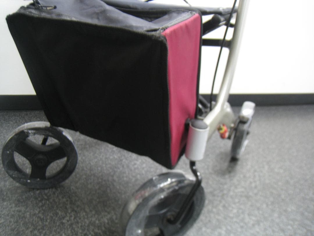 介護用品 歩行車 リトルターン ハイタイプ アロン化成 安寿 リハビリ ④